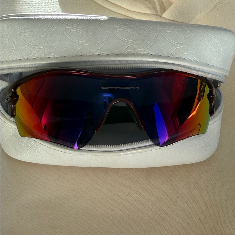 Oakley Radar Lens Sunglasses with White Case